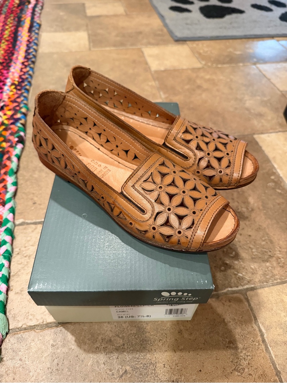Spring Step Women's Tan Leather Flower Peep-Toe Flats